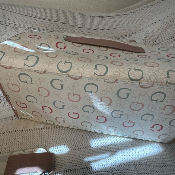 Guess Multi color duffle - Picture 2 of 9